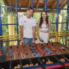 Luca Reimann und Lena Schmid helfen beim Ferienprogramm der Stadt im Landsberger Jugendzentrum mit.