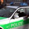 Weil eine 34-Jährige in Nersingen ihre Eltern mit einem Messer bedrohte, kam es zu einem Großeinsatz der Polizei. (Symbolbild)