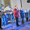 Die Bläsergruppe des Musikvereins verkürzte in Klosterlechfeld das Warten auf den Nikolaus.