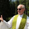 Mirko Cavar, Pfarrer von Münsterhausen, Burtenbach und Kemnat, geht ab September in den Ruhestand. Unser Bild zeigt ihn während einer Bergmesse bei Garmisch-Partenkirchen im vergangenen Jahr.