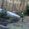 Im Wald zwischen Oberroth und Unterschönegg brennt es.