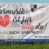 Mit einem Banner wirbt der ASM-Bezirk 11 vor dem Bezirksmusikfest für neue Musikerinnen und Musiker. Unser Bild zeigt Philipp Kunz, Vorsitzender des Musikvereins Oberrohr.