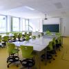 Die Sanierung der Eichenwaldschule in Neusäß war eines der großen Projekte der Stadt in den vergangenen Jahren. In diesem Klassenzimmer gibt es noch eine grüne Tafel. Das könnte sich allerdings demnächst ändern.
