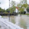 So sah es in Erkheim beim August-Hochwasser im Jahr 2002 aus. Trotzdem haben sich nicht genügend Bürger dafür ausgesprochen, sich an einem gemeinschaftlichen Hochwasserschutzkonzept zu beteiligen. 