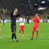 So richtig konnten sich Bayern-Kapitän Manuel Neuer und seine Kollegen nicht über den Punkt in Dortmund freuen.