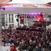 Schon beim Auftritt der Kulturina-Eröffnungsband Donkeyhonk Company waren 2019 die Plätze auf dem Gersthofer Rathausplatz rar. Stadtzentrum.