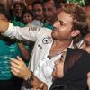 Nico Rosberg hat in Malaysia seine ersten PR-Auftritte als neuer Formel-1-Weltmeister absolviert. Nun kommt er nach Deutschland.