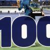 Die 100 steht: Roger Federer nach seinem Sieg in Dubai. 	