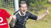 Grenzenloser Jubel: Benny Maidorn hat im Liga-Spiel zwischen Ettenbeuren und Krumbach soeben das Tor zum gerechten 1:1-Endstand erzielt. In der Relegation treffen die beiden Landkreis-Kontrahenten nun erneut aufeinander.
