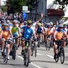 Geplagt von der Hitze, aber durchaus glücklich: 1100 Radler haben die dritte Etappe der BR-Radltour absolviert. Vorne dran Gersthofens Bürgermeister Michael Wörle (gelber Helm).