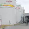 Still und unbenutzt liegt sie da, die Raffinerie und Abfüllanlage mit den Tanks in Schrobenhausen, die noch immer für den Biodiesel werben.   