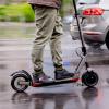 Zwei 15-Jährige, die auf einem E-Scooter im Augsburger Stadtteil Pfersee unterwegs waren, sind bei einem Unfall mit einem Auto leicht verletzt worden.