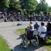 Bestens aufgelegt war die Mertinger Blasmusik bei ihrem Kurpromenade-Standkonzert.  	