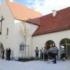 Mit Blasmusik und Reden von Bürgermeister Lorenz Müller, Landschaftsarchitekt Reinhard Baldauf und den Pfarrern Christoph Leutgäb und David Metzger wurde am Donnerstag der sanierte Friedhof eingeweiht.