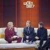 Thomas Gottschalk und die britische Band Take That unterhalten sich während der ZDF-Show "Wetten, dass..?".