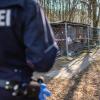 Seit 2008 sollen auf dem Campingplatz im nordrhein-westfälischen Lügde mindestens 34 Kinder sexuell missbraucht worden seien. Mittlerweile hat sich der Fall zu einem Behördenskandal ausgeweitet, da wichtiges Beweismaterial verschwunden ist. Ein Polizist wurde deswegen vorläufig suspendiert. 