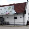 Vor dem neuen Dorfladen Herzstück in Horgau steht ein Kühlcontainer, der für Aufregung sorgt. Nun steht fest: Da kann er nicht bleiben.