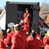 Sonne satt und strahlende Gesichter: Der Faschingsumzug in Offingen lockte viele Besucherinnen und Besucher an.