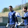 Torwart Manuel Neuer und Torwart Kevin Trapp (r) beim Training.