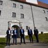 Markus Söder in Höchstädt Vor dem Höchstädter Schloss von links Bezirkstagspräsident Martin Sailer, Dillingens Oberbürgermeister Frank Kunz, Bayerns Ministerpräsident Markus Söder, der CSU-Landratskandidat und Kreisrat Christoph Mettel und Landtagsabgeordneter Georg Winter.