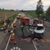 Bei einem Zusammenstoß zweier Fahrzeuge auf der B 300  im Bereich der östlichen Anschlussstelle von Ziemetshausen wurden drei Personen erheblich verletzt.