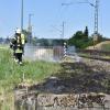 An zahlreichen Stellen brannte am Pfingstmontag das trockene Gras entlang der Bahnstrecke Donauwörth - Nördlingen, wie hier in Ebermergen. Dort waren die Feuerwehren aus Ebermergen und Wörnitzstein im Einsatz.