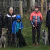 Erfolgreich bei der Prüfung waren : (von links: Ilse Mizera mit Hasenhirsch Gru (FPr1), Tina Wenisch mit Hasenhirsch Ipf (IBGH1), Albin Hamann mit Hasenhirsch Gustl (IGP2), Kristin Oberhauser mit Sil und Hasenhirsch Gretel (IGP1), Annika Busse mit Hasenhirsch Hauke (IBGH1), Prüfungsleiterin Heike Bellemann, Eva Halbach mit Mobbi (IBGH2), Sivia Baumann mit Hasenhirsch Eik (FPr2). 	