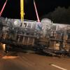 Laster umgestürzt: A96 wieder frei