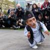 Chandra Bahadur Dangi aus Nepal war mit einer Körpergröße von 54,6 Zentimetern der kleinste Mann der Welt. In London hatte er vergangenes Jahr den größten Mann der Welt getroffen.