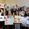 Ihr P-Seminar beendeten die Gymnasiasten des Hochzoller Rudolf-Diesel-Gymnasiums mit einer beeindruckenden Vernissage zum Thema „Kontraste“. 	