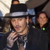 Privat trägt Johnny Depp nicht ganz so viel Bart wie seine Filmfigur Captain Jack Sparrow. Wilder Bartwuchs und Rauschebart sehen anders aus. 