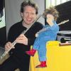 Ansteckend wirkte die Geschichte vom kleinen Flötenspieler Timmy, die Andreas Haas in Megesheim erzählte.  