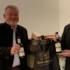 Das Festbier für das Meringer Jubiläum ist schon gebraut: Dr. Josef Schrädler, Chef der Brauerei Weihenstephan, und Bürgermeister Florian Mayer bei der Bierprobe.