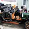 Zahlreiche Liebhaber älterer Automobile kamen am Sonntag, den 5. September 2009, nach Pöttmes zum Oldtimertreffen.