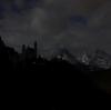 Schloss Neuschwanstein nur vom Mondlicht beleuchtet. Weltweit wurden am Samstag um 20.30 Uhr im Rahmen der Earth Hour 2021 Lichter gelöscht um ein Zeichen für den Klimaschutz zu setzen.