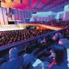 1200 geladene Gäste im großen Saal der Kongresshalle erlebten nicht nur die offizielle Wiedereröffnung, die von den Augsburger Philharmonikern gestaltet wurde, sondern sahen auch die neuen Lichteffekte im großen Saal. 