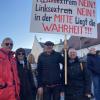 Phasenweise haben nach Schätzungen der Polizei am Samstagnachmittag bis zu 2200 Menschen auf dem Aichacher Stadtplatz für Demokratie und Freiheit demonstriert.