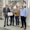 Der Bayerische Müllerbund ehrte die Firma Mühlschlegel aus Leipheim als „Besten Ausbildungsbetrieb 2023“. Das Foto zeigt (von links) Josef Rampl, Martin Plank, Valentin Blum und Peter Mühlschlegel.