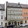 Die Stadt Augsburg erbt mit dem Eserhaus ein historisches Baujuwel in der Maximilianstraße - und möchte es nun verkaufen.                                     