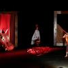 Feuriger Drache, skurrile Erlebnisse: Das Stück „Der Spiegel des Drachen“ steht im Zentrum des Theaterfaschings, der die neue Spielzeit des Diedorfer Ensembles abschließt. In der Titelrolle ist wieder Giorgio Buraggi zu sehen. 