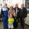 Jung und Alt erwarben heuer das Sportabzeichen in Horgau. Hinten: (von links) Michael Wagner, Gabi Moser, Ulf Gnauer, Engelbert Kohler. Vorne: Ben Huber, Maya Huber.