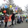 Die Luftballonaktion mit den Wünschen der Kinder war Höhepunkt und Finale der Burgheimer Kundgebung gegen Test- und Maskenpflicht in den Schulen. 	
