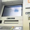 Bargeld im fünfstelligen Bereich haben Einbrecher in einer Bankfiliale in Karlshuld (Landkreis Neuburg-Schrobenhausen) erbeutet. 