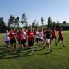 Mit über 20 Mann startete der BC Adelzhausen am Montagabend mit der Vorbereitung auf die neue Saison. Der neue Co-Trainer Adrian Postolica (vorne im schwarzen T-Shirt) gab bei der Laufeinheit gleich einmal das Tempo vor. 	 	