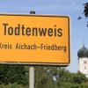 Todtenweis will schöner werden. Drei Planungsbüros, die das Projekt begleiten wollen, haben sich jetzt im Gemeinderat vorgestellt. 	