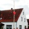 Stefan Hitzler aus Blindheim hat seiner Freundin Denise Schäferling aus Göllingen einen Baum gestellt.