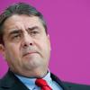 SPD-Parteichef Sigmar Gabriel: Über von der Leyens Konzept einer Zuschussrente «hätte man diskutieren können».  Foto: Robert Schlesinger dpa