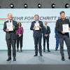 Olaf Scholz (vorne v. l.), Christian Lindner und Robert Habeck präsentieren den frisch unterschriebenen Koalitionsvertrag von SPD, Grünen und FDP.