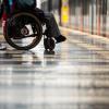 Mit einem Rollstuhl sind Bahnreisen noch mal stressiger, als sie es oft ohnehin schon sind. 