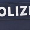 Die Polizei sucht Hinweise auf einen Unbekannten, der unerlaubt Schutt und mehr abgelagert hat.